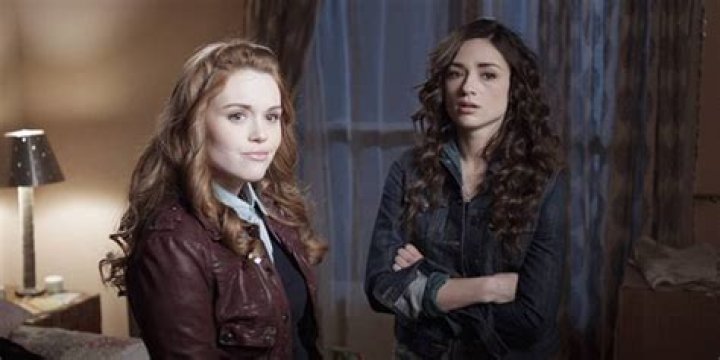 10 Unpopular Opinions About Lydia Martin (According To Reddit)