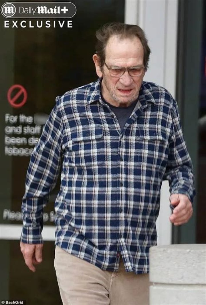 Zoo: Chloe's Shock Death Explained